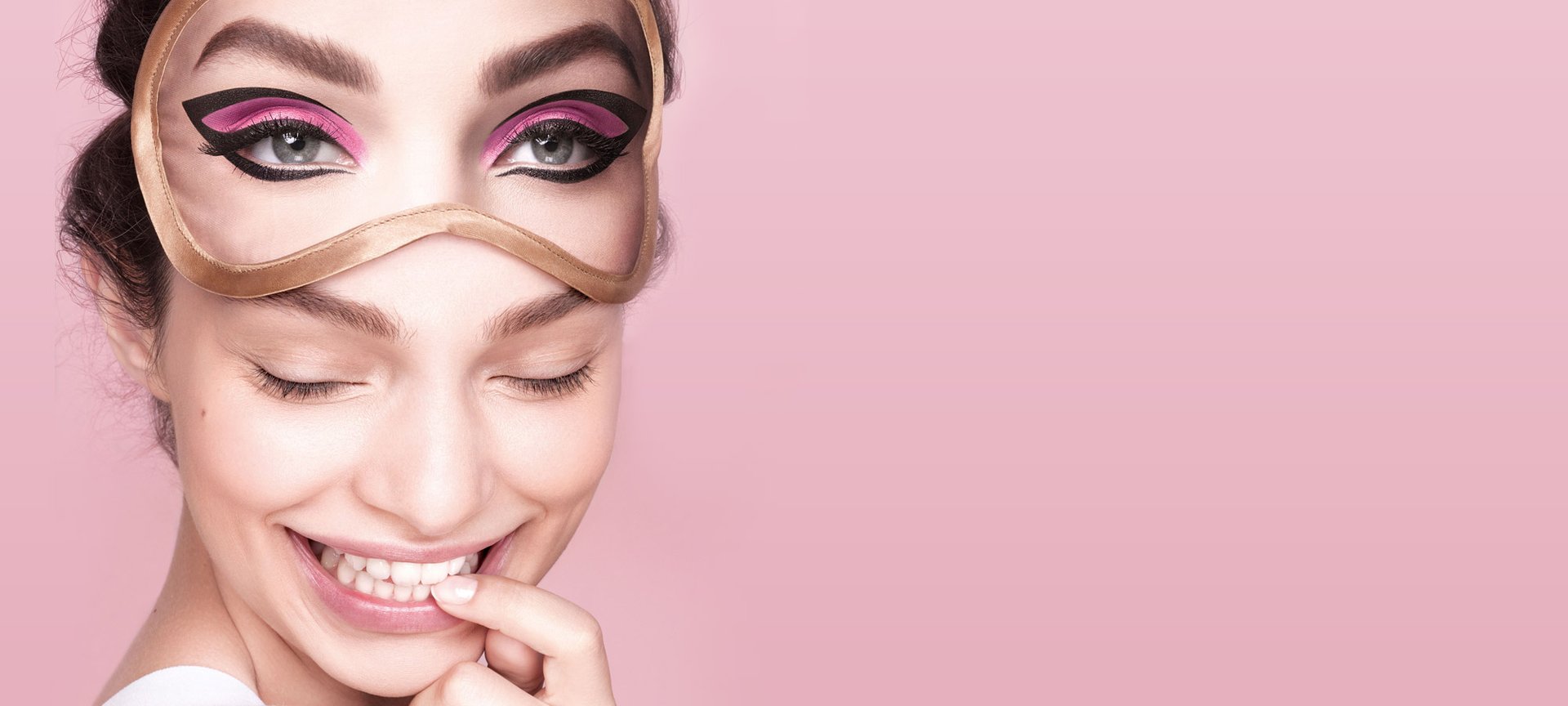 Люма Грот Мицеларна Почистваща Вода Герой