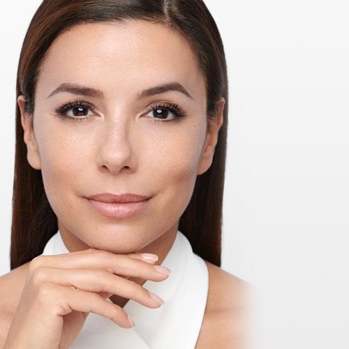 Eva Longoria Revitalift Hero 20201029 Digital Revitalift Laser Retinol Serum