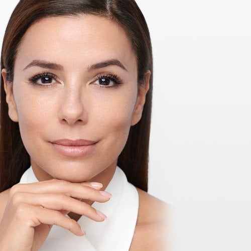 Eva Longoria Revitalift Hero 20201029 Digital Revitalift Laser Retinol Serum